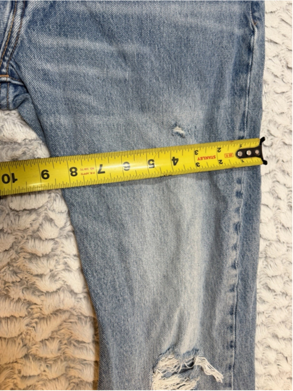 Levi's Premium Men's Light Wash Distressed Blue Straight Denim Jeans Size 32 - Picture 5 of 10